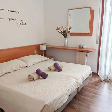 With Us - Bookingpeschiera Appartamento Peschiera del Garda