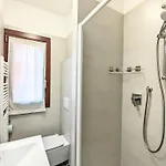 Lägenhet With Us - Bookingpeschiera *