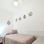Lägenhet With Us - Bookingpeschiera *